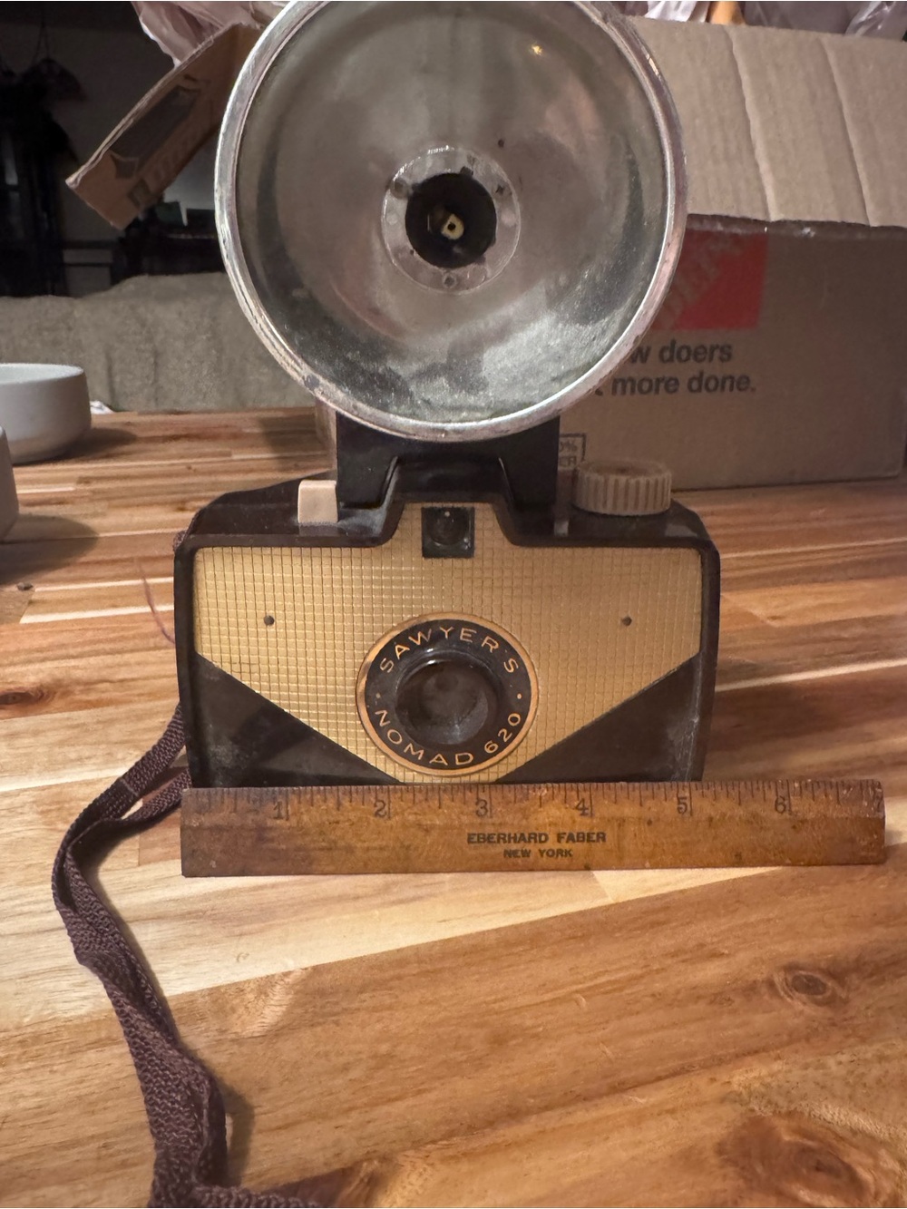 Nomad 620 Box Camera with Flash — 1950 Brown & Cream Accents untested as is